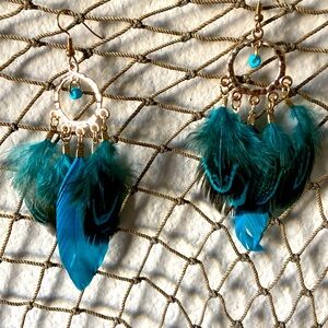 5/$10❤️❤️❤️NEW Bohemian Style TealAqua Dangling Feathers Earrings